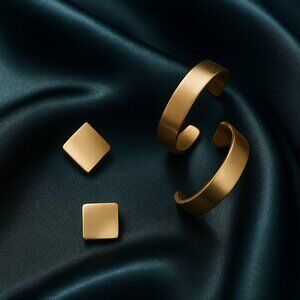 Minimalist Gold Earring Set – Brushed Geometric Studs & Thick Hoop Earrings